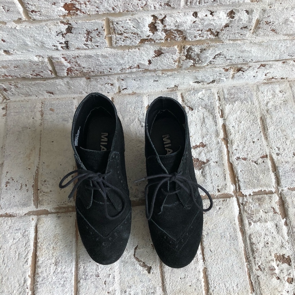 Mia black ankle boot